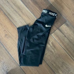 Nike Pros cropped - YL